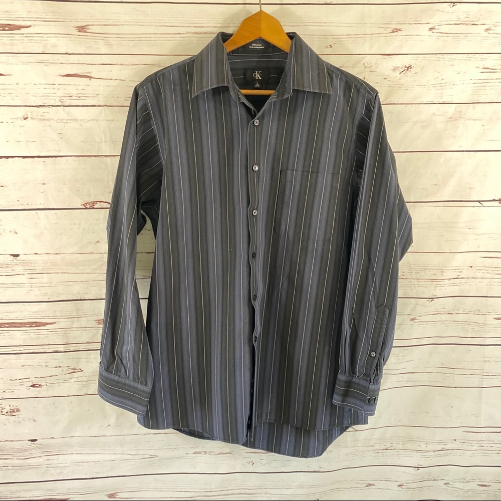 Men’s Calvin Klein dress shirt size large
